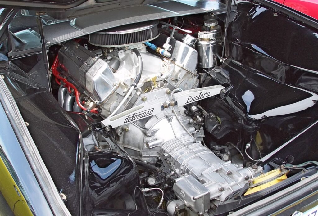 Explore the powerful DeTomaso Pantera engine, a masterpiece of 1970s automotive engineering. (92 characters)